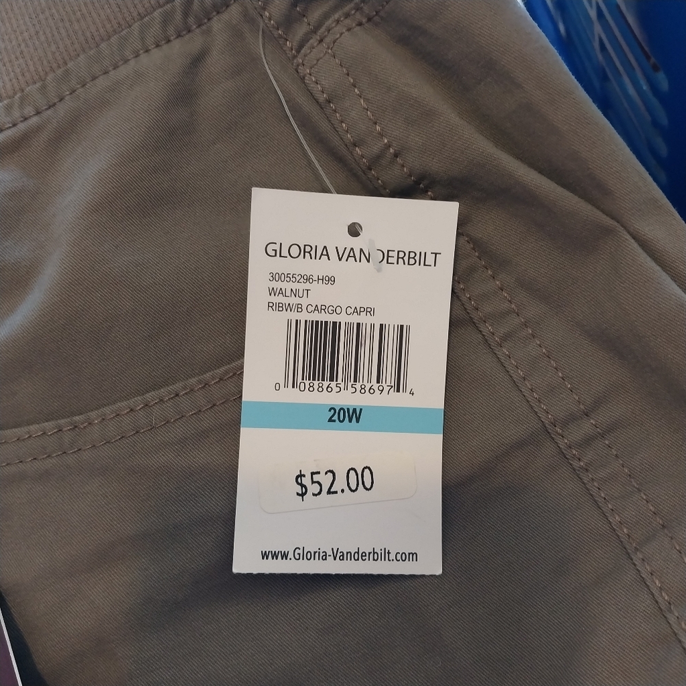 Gloria Vanderbilt Women's Plus Size 20 W Khaki Cargo NWT Causal Capris Pants - Picture 5 of 10